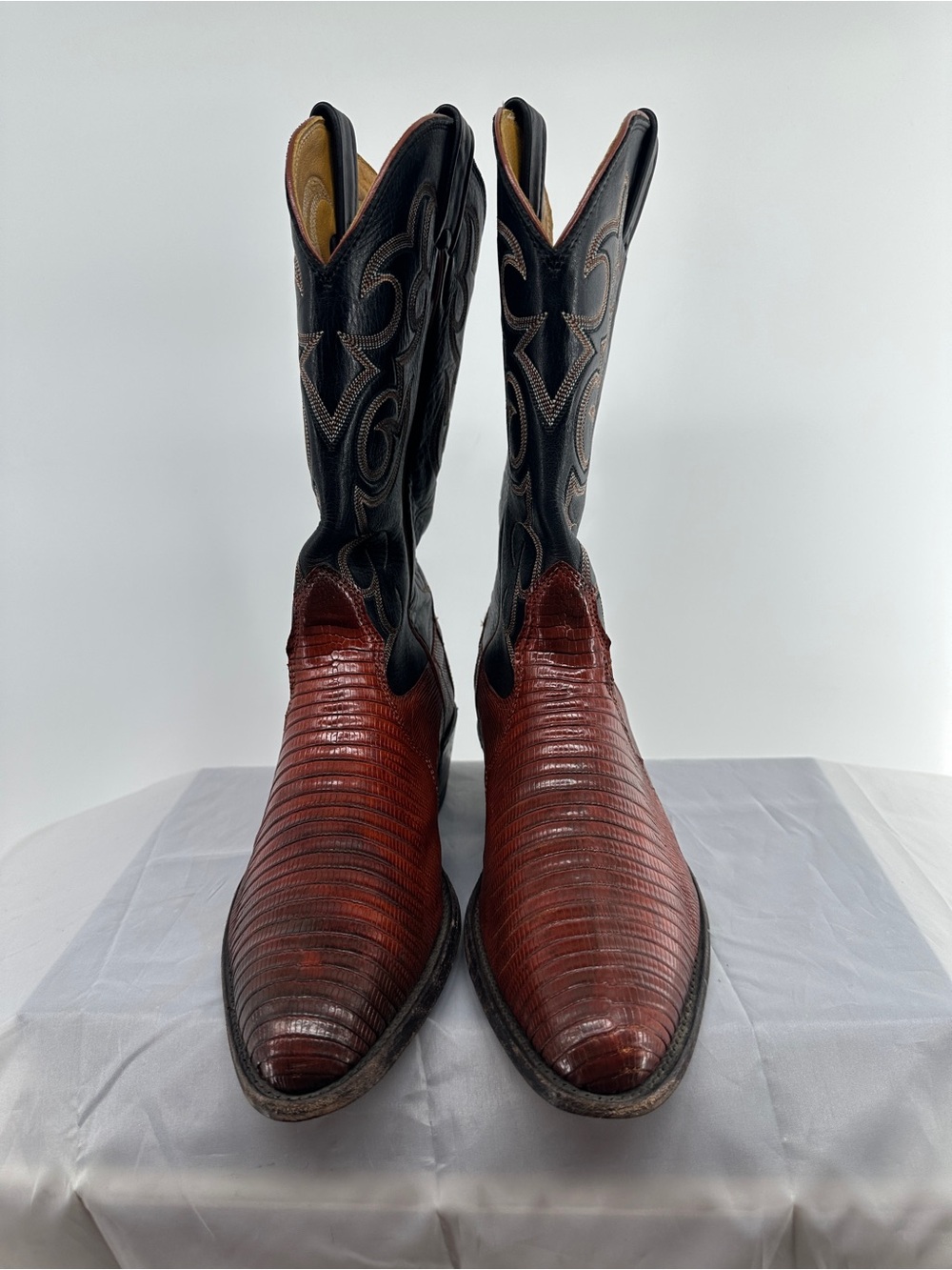 Nocona cognac brown lizard boots